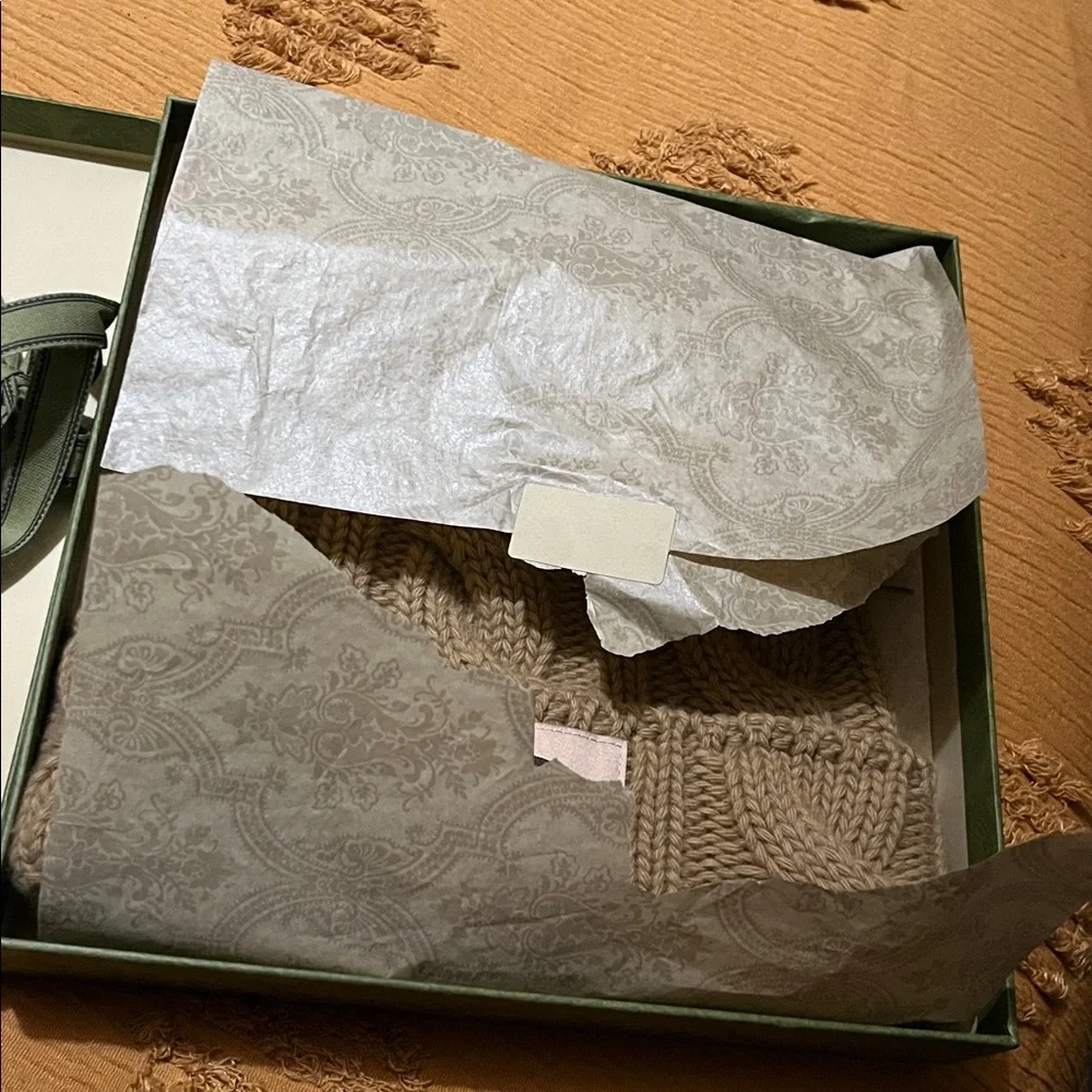 The North Face Gucci beanie New in box - Picture 5 of 8